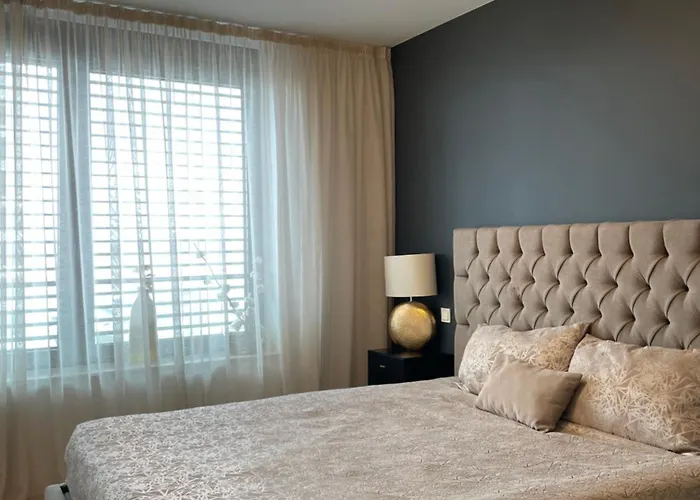 Elegant Escape Pool&sauna Luxemburgo